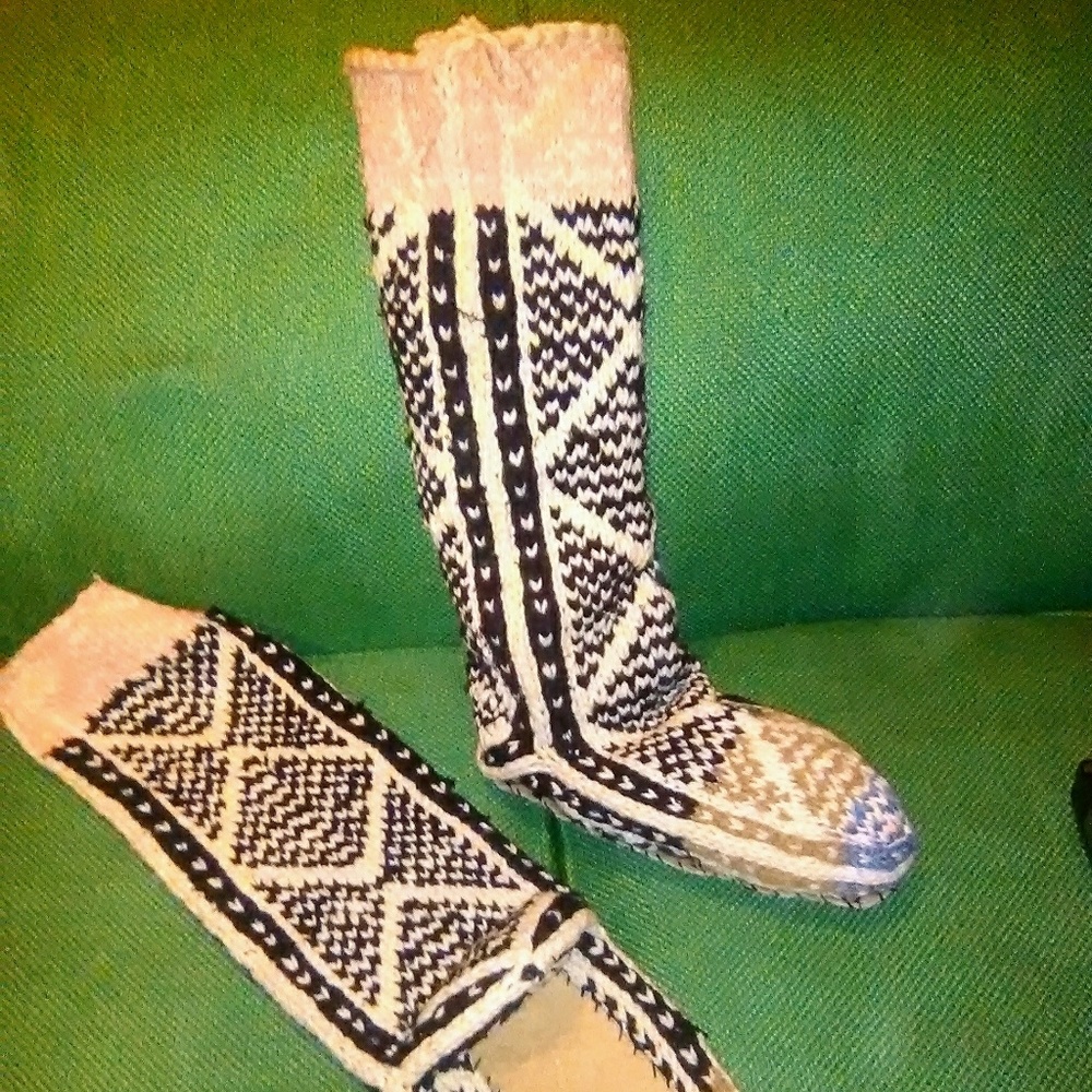 Thick Wool booties, vintage handmade.